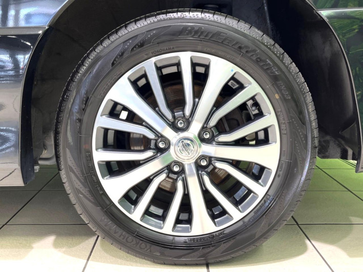 2014 Nissan Serena DAA-HFC26 (UW-6a0d25f419781)[14]