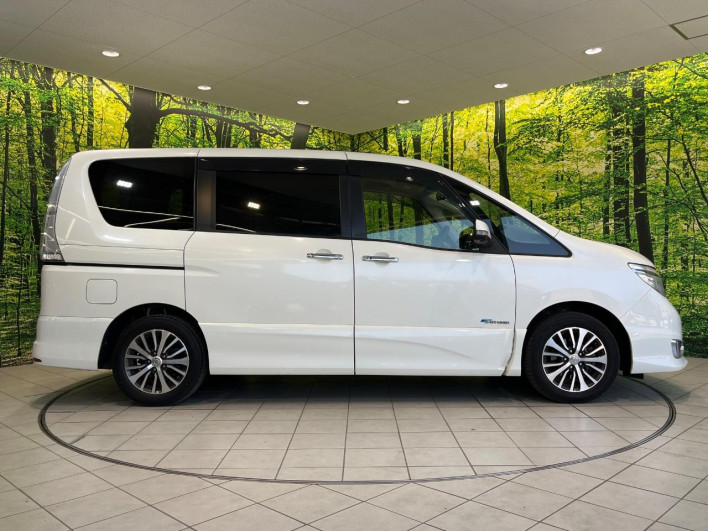 2015 Nissan Serena DAA-HFC26 (UW-6a0d25f5601e3)[15]