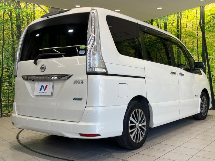 2015 Nissan Serena DAA-HFC26 (UW-6a0d25f5601e3)[16]