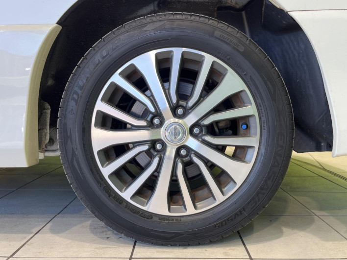 2015 Nissan Serena DAA-HFC26 (UW-6a0d25f5601e3)[11]
