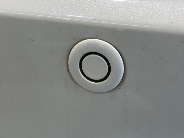 2015 Nissan Serena DAA-HFC26 (UW-6a0d25f5601e3)[25]