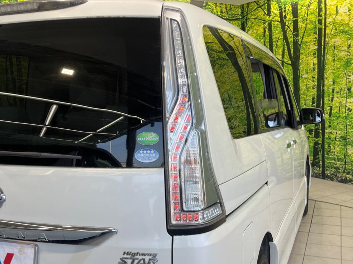 2015 Nissan Serena DAA-HFC26 (UW-6a0d25f5601e3)[27]