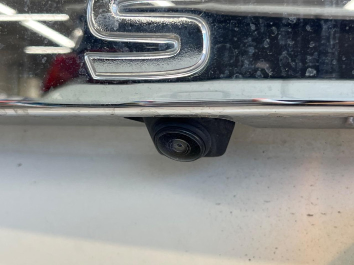 2015 Nissan Serena DAA-HFC26 (UW-6a0d25f5601e3)[26]