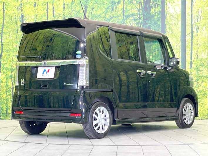 2017 Honda N-BOX CUSTOM DBA-JF1 (UW-6a0d261124d55)[8]