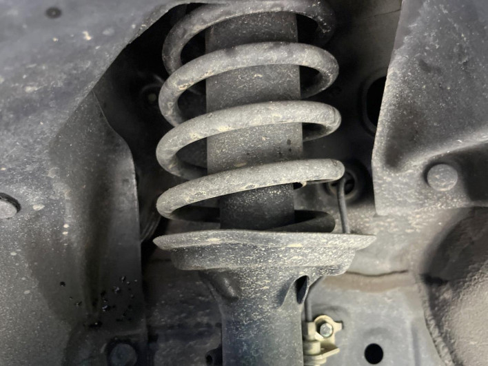 2017 Honda N-BOX CUSTOM DBA-JF1 (UW-6a0d261136285)[24]