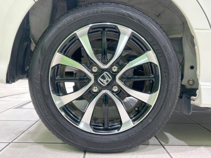 2018 Honda N-BOX CUSTOM DBA-JF3 (UW-6a0d2615d6322)[14]