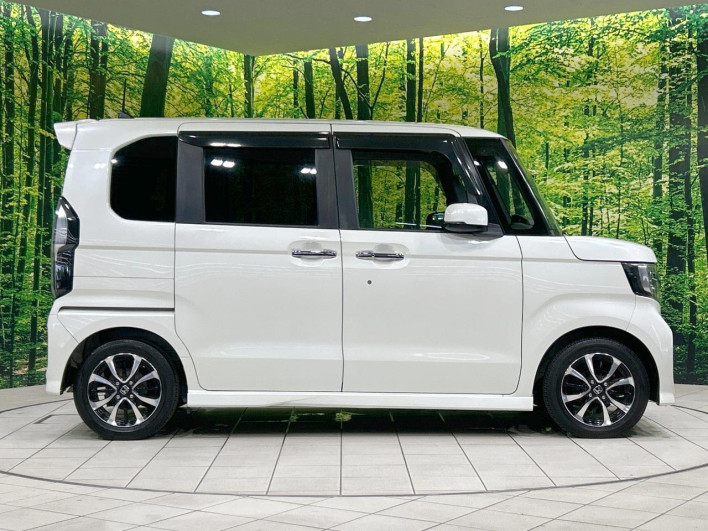 2018 Honda N-BOX CUSTOM DBA-JF3 (UW-6a0d2615d6322)[9]