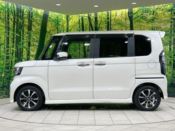 2018 Honda N-BOX CUSTOM DBA-JF3 (UW-6a0d2615d6322)[13]
