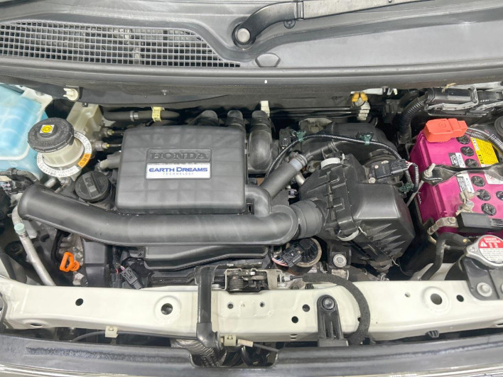 2018 Honda N-BOX CUSTOM DBA-JF3 (UW-6a0d2615d6322)[5]