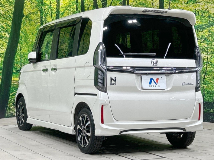 2018 Honda N-BOX CUSTOM DBA-JF3 (UW-6a0d2615d6322)[12]