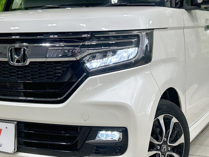 2018 Honda N-BOX CUSTOM DBA-JF3 (UW-6a0d2615d6322)[18]