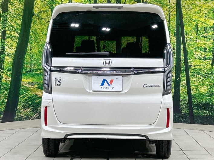 2018 Honda N-BOX CUSTOM DBA-JF3 (UW-6a0d2615d6322)[11]