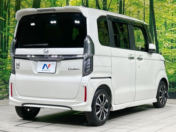 2018 Honda N-BOX CUSTOM DBA-JF3 (UW-6a0d2615d6322)[10]