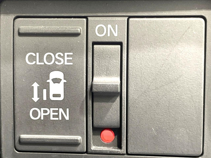 2018 Honda N-BOX CUSTOM DBA-JF3 (UW-6a0d261764f6e)[9]