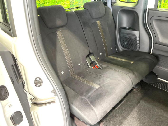 2018 Honda N-BOX CUSTOM DBA-JF3 (UW-6a0d261764f6e)[27]