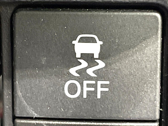 2018 Honda N-BOX CUSTOM DBA-JF3 (UW-6a0d261764f6e)[11]