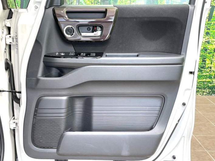 2018 Honda N-BOX CUSTOM DBA-JF3 (UW-6a0d261764f6e)[7]