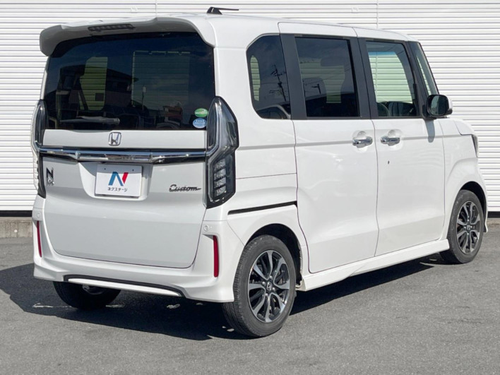 2018 Honda N-BOX CUSTOM DBA-JF3 (UW-6a0d2617e0727)[18]