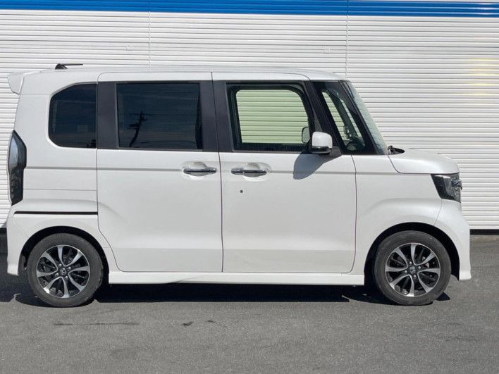 2018 Honda N-BOX CUSTOM DBA-JF3 (UW-6a0d2617e0727)[17]
