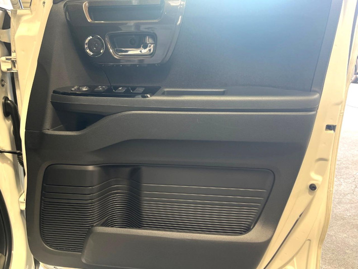 2019 Honda N-BOX CUSTOM DBA-JF3 (UW-6a0d261c1b225)[21]