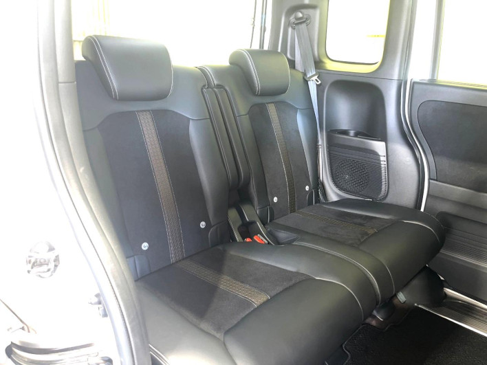 2019 Honda N-BOX CUSTOM DBA-JF3 (UW-6a0d261c1b225)[18]