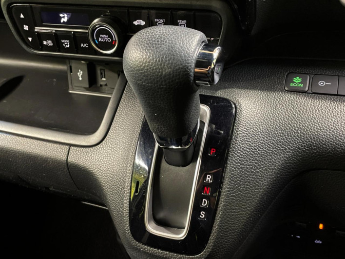 2021 Honda N-BOX CUSTOM 6BA-JF3 (UW-6a0d261f78e95)[26]