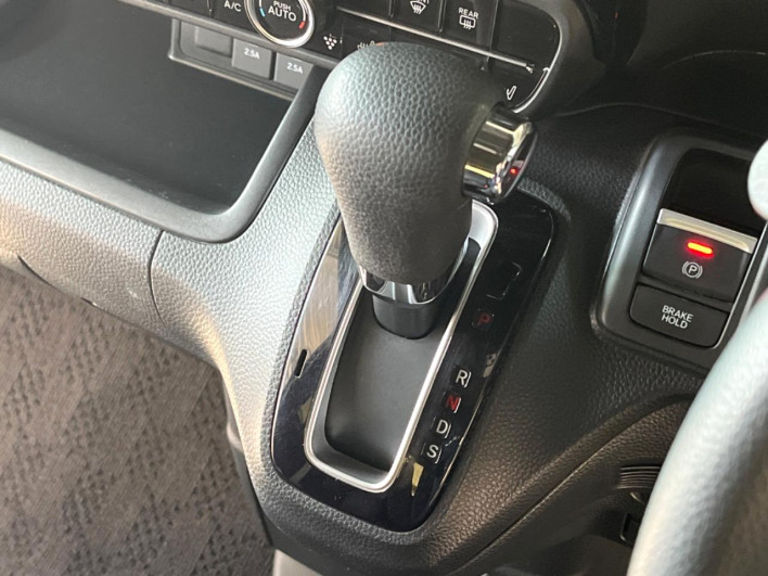 2022 Honda N-BOX CUSTOM 6BA-JF3 (UW-6a0d2621cbd8e)[15]