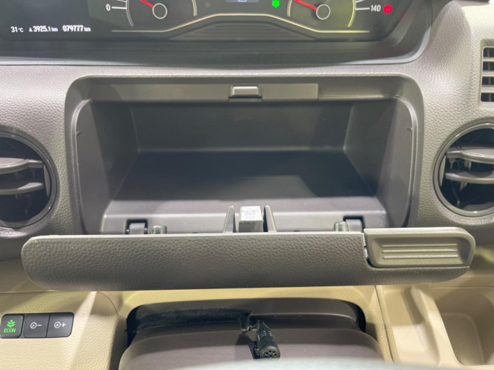 2019 Honda N-BOX DBA-JF4 (UW-6a0d262392e59)[16]