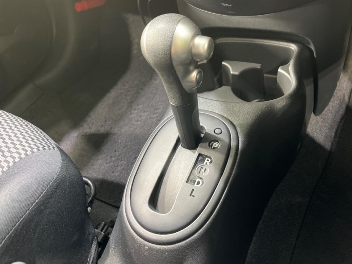 2013 Nissan March DBA-K13 (UW-6a0d2630e7bb0)[15]
