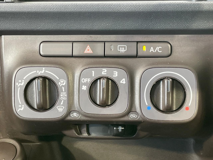 2013 Toyota Passo DBA-KGC30 (UW-6a0d263ad10b4)[23]