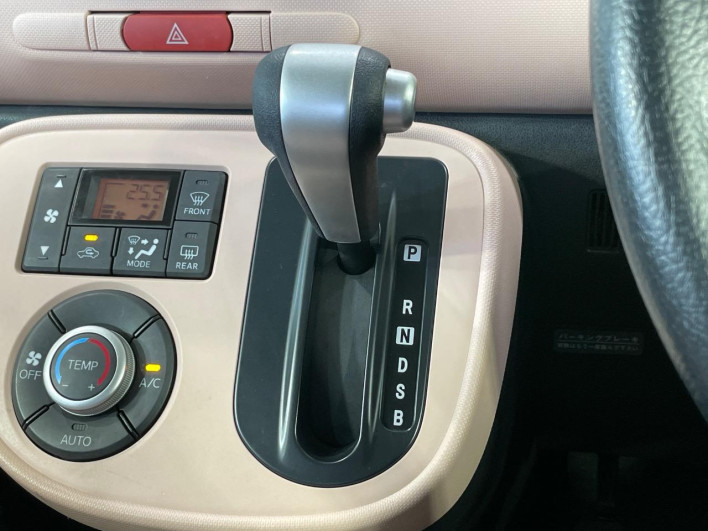 2015 Daihatsu Mira Cocoa DBA-L675S (UW-6a0d2642e79da)[24]
