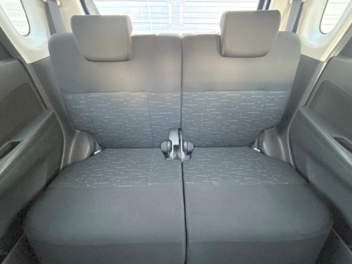 2013 Daihatsu Move DBA-LA100S (UW-6a0d264480400)[21]