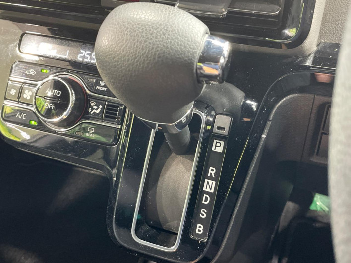 2019 Daihatsu Tanto 6BA-LA650S (UW-6a0d265782cfa)[18]