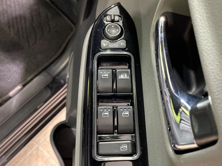 2019 Daihatsu Tanto 6BA-LA650S (UW-6a0d265782cfa)[10]
