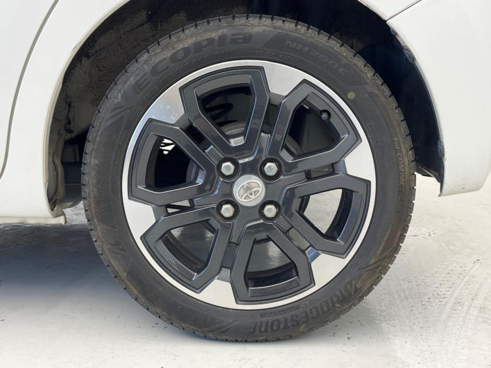 2016 Toyota Pixis Mega DBA-LA700A (UW-6a0d265b19f28)[6]