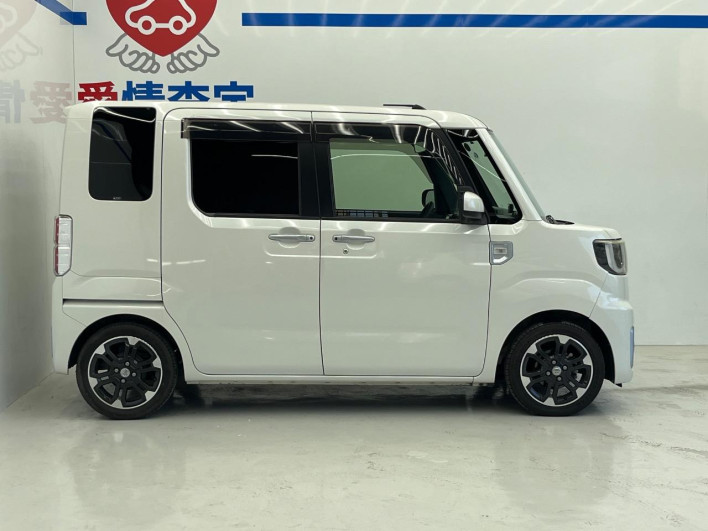 2016 Toyota Pixis Mega DBA-LA700A (UW-6a0d265b19f28)[16]