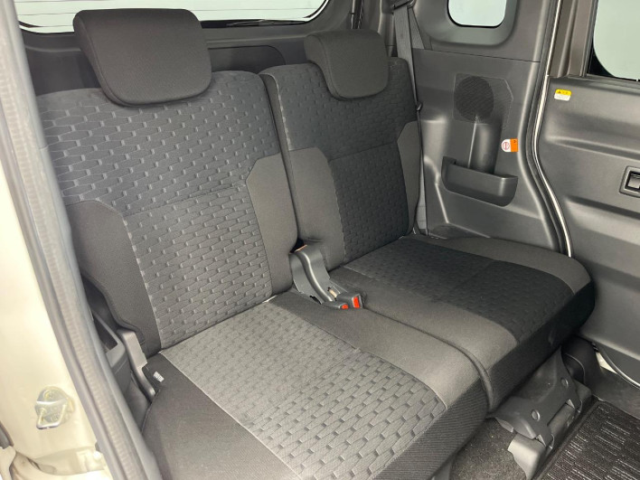 2016 Toyota Pixis Mega DBA-LA700A (UW-6a0d265b19f28)[5]
