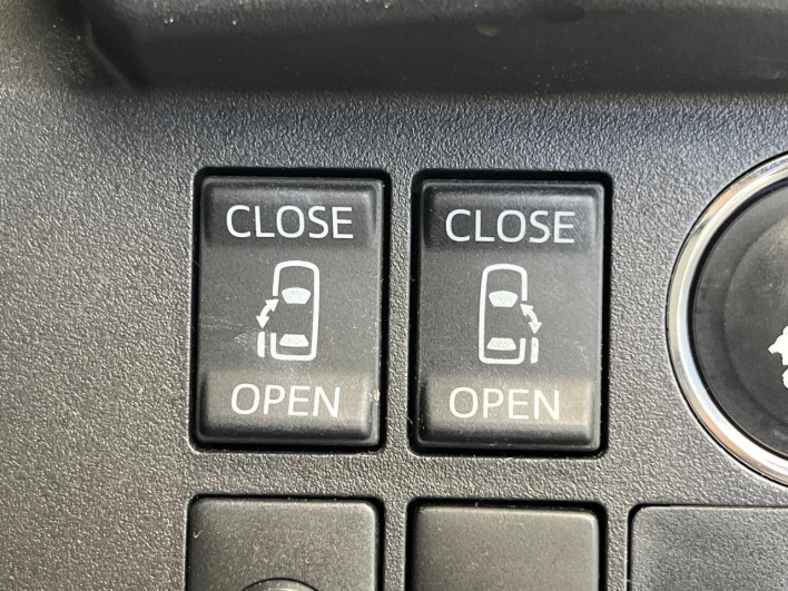 2016 Toyota Pixis Mega DBA-LA700A (UW-6a0d265b19f28)[29]