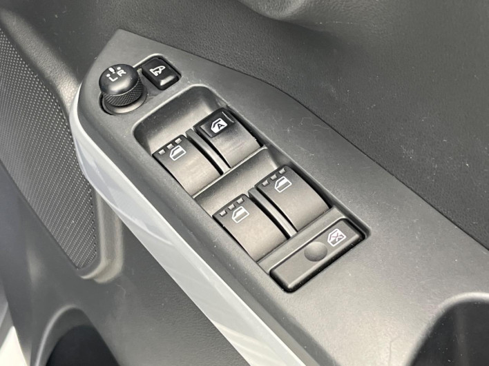 2016 Toyota Pixis Mega DBA-LA700A (UW-6a0d265b19f28)[27]