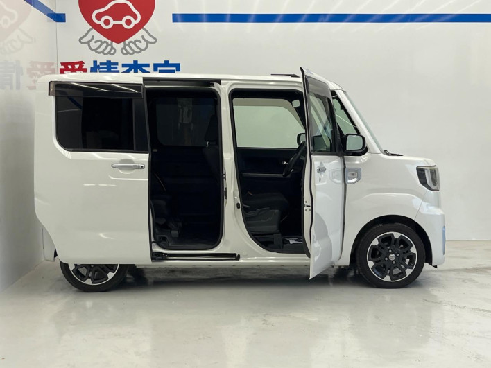 2016 Toyota Pixis Mega DBA-LA700A (UW-6a0d265b19f28)[17]