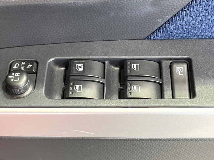 2018 Toyota Roomy DBA-M910A (UW-6a0d266f0de65)[13]