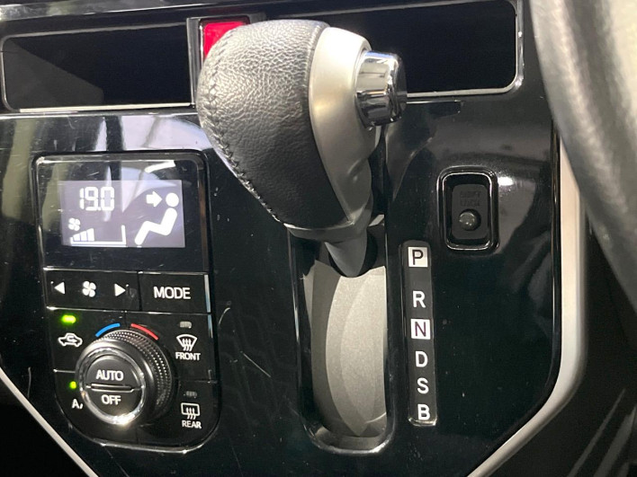 2018 Toyota Roomy DBA-M910A (UW-6a0d266f0de65)[22]