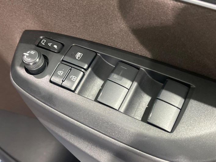 2021 Toyota Yaris Cross 6AA-MXPJ10 (UW-6a0d26a8808bf)[16]