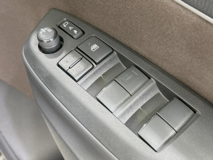 2022 Toyota Yaris Cross 6AA-MXPJ10 (UW-6a0d26a942bf4)[18]