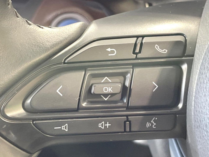 2021 Toyota Yaris Cross 6AA-MXPJ10 (UW-6a0d26a9c9d1d)[19]