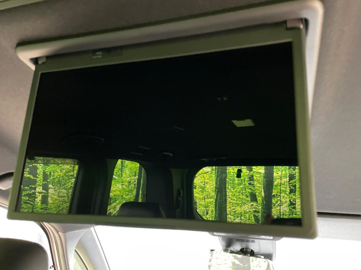 2022 Toyota Voxy 6BA-MZRA90W (UW-6a0d26bfd1c9c)[11]