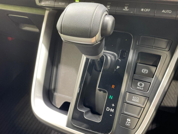 2022 Toyota Voxy 6BA-MZRA90W (UW-6a0d26bfd1c9c)[21]