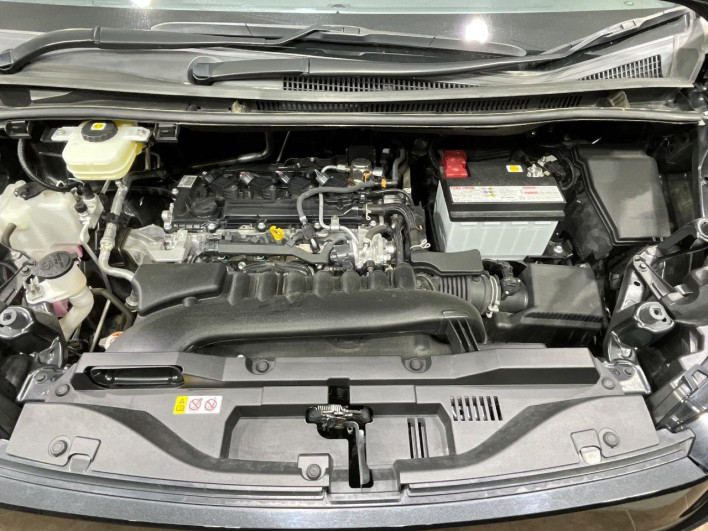 2022 Toyota Voxy 6BA-MZRA90W (UW-6a0d26bfd1c9c)[4]