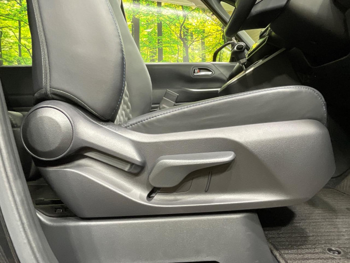 2022 Toyota Voxy 6BA-MZRA90W (UW-6a0d26bfd1c9c)[13]