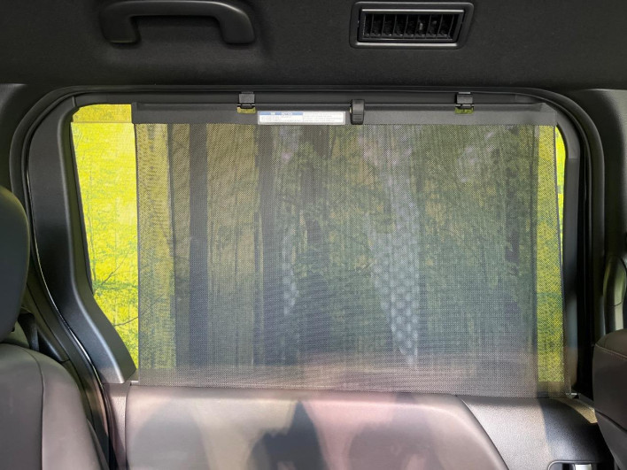 2022 Toyota Voxy 6BA-MZRA90W (UW-6a0d26bfe93c8)[23]